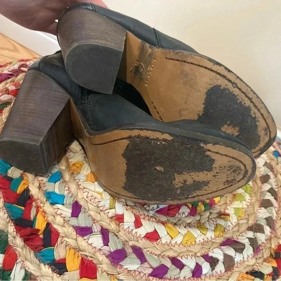 Coach Hewes  black leather heel ankle boots - Picture 6 of 8